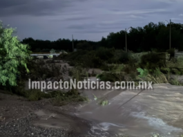 Se desborda arroyo de San Ignacio por fuertes lluvias