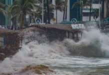Advierte Protección Civil oleaje de hasta 3 metros en Mazatlán