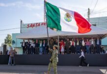 Encabezan Jesús Valenciano y comandante de la 42/a Zona Militar Desfile de Independencia en Delicias