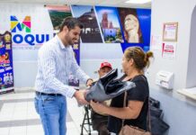 Mantiene Meoqui entrega de hule negro para familias afectadas por las lluvias