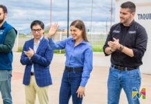 Miriam Soto y COESVI entregan material de construcción a crédito a 28 familias de Meoqui