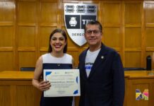 Realizan alumnos del Tec de Monterrey proyecto para Meoqui y entregan reconocimiento a Miriam Soto