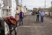 Continúa pavimentación en Delicias; supervisa Jesús Valenciano rehabilitación de la avenida Tercera Oriente