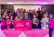 Presenta alcalde Salvador Calderón la Tarjeta Rosa; ofrecerá descuentos en servicios de salud para mujeres parralenses