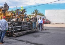 Familias del poniente tendrán mejor movilidad: Valenciano supervisa pavimentación de la Tercera Poniente