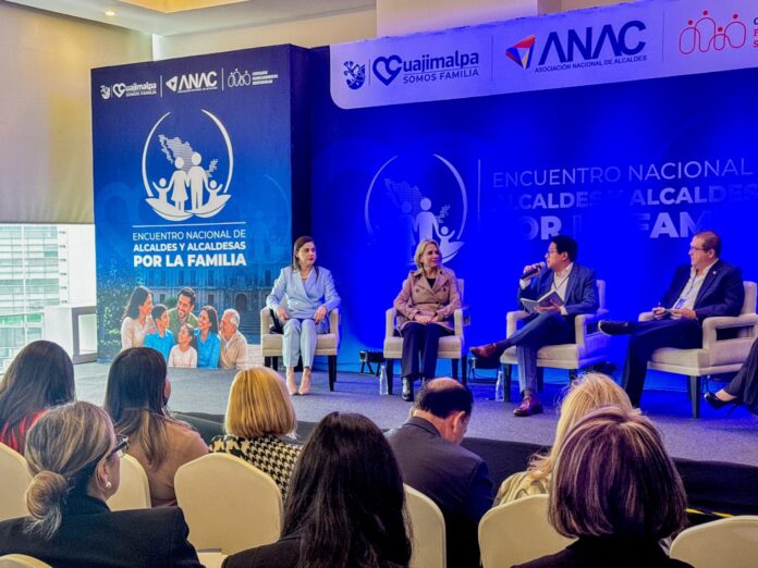 Comparte Miriam Soto políticas familiares de Meoqui en Encuentro Nacional de Alcaldes y Alcaldesas por la Familia