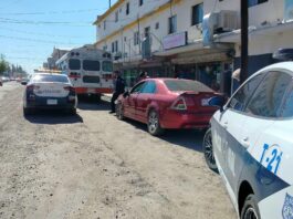 Camión urbano choca auto en el centro de Delicias; deja 6 mil pesos en daños