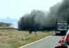 Vuelca e incendia tráiler en la Chihuahua-Juárez; cierran parcialmente la carretera