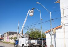 Avanza instalación de luminarias en Tierra y Libertad, Las Moras y el Refugio