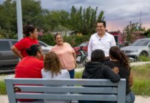 Reciben con entusiasmo a Roberto Carreón en La Gomeña