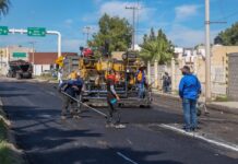 Avanzan trabajos de pavimentación frente al Colegio de Médicos; prevén reabrir circulación esta noche
